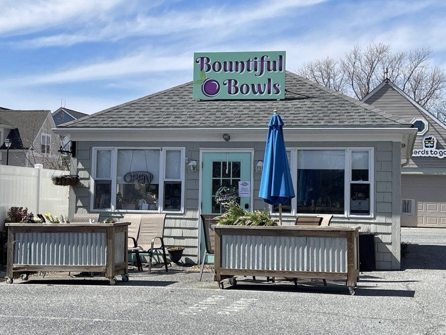 Bountiful Bowls Beachside