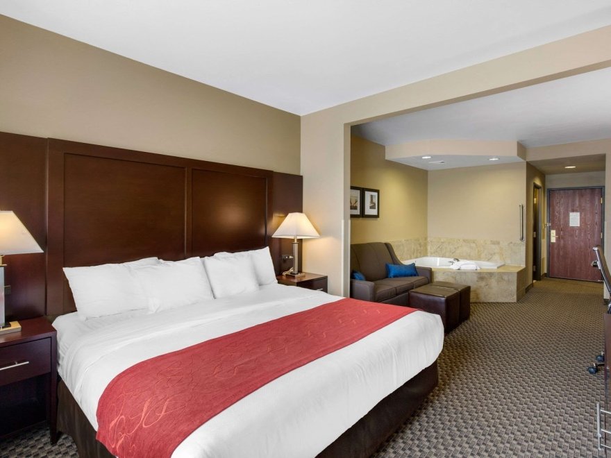 Comfort Suites