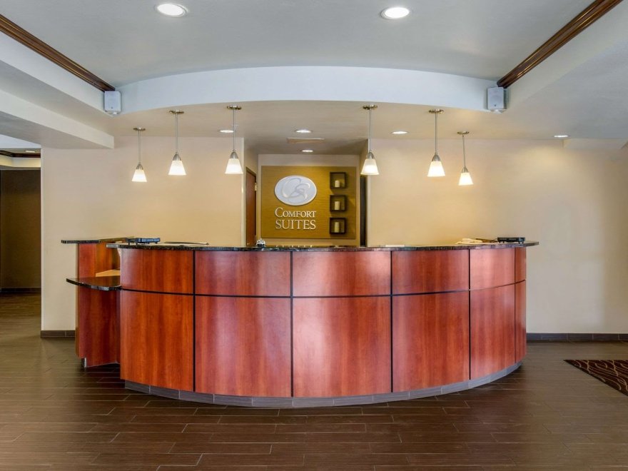 Comfort Suites