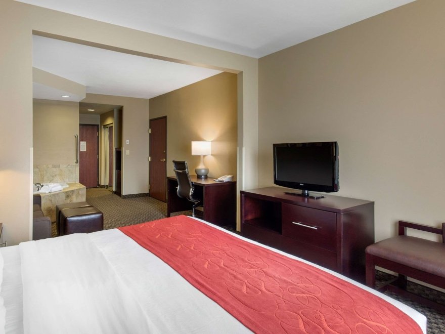 Comfort Suites