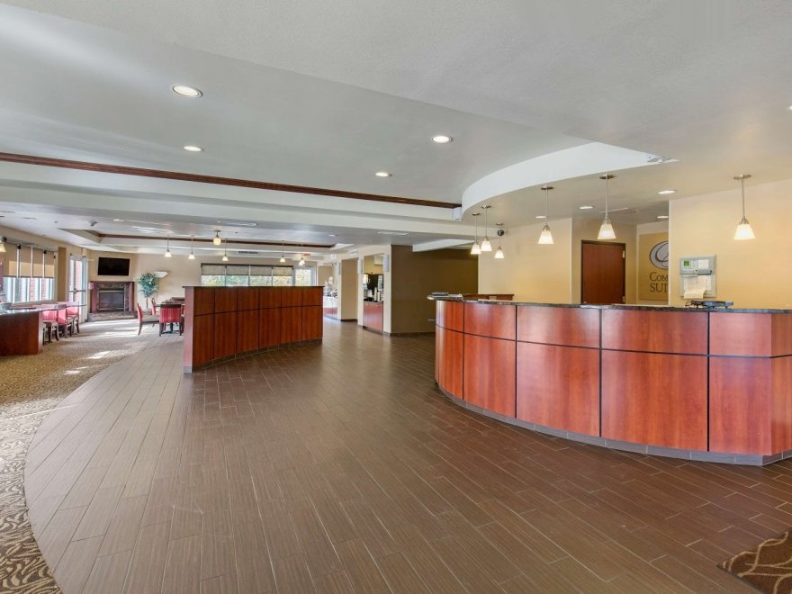 Comfort Suites