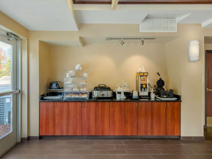 Comfort Suites