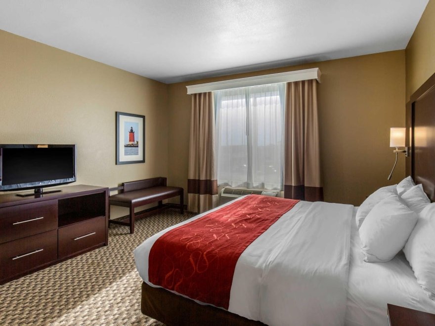 Comfort Suites
