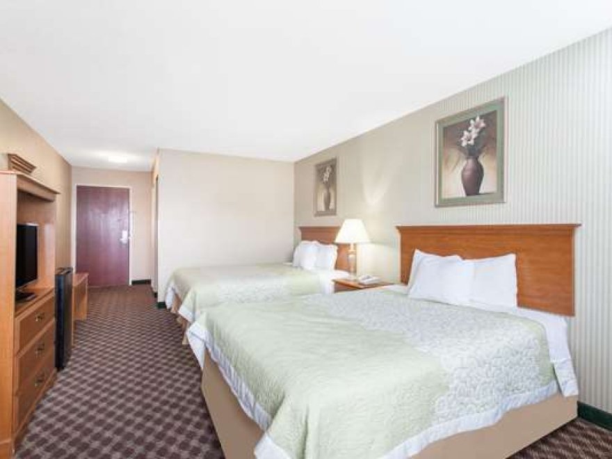 Days Inn & Suites by Wyndham Seaford